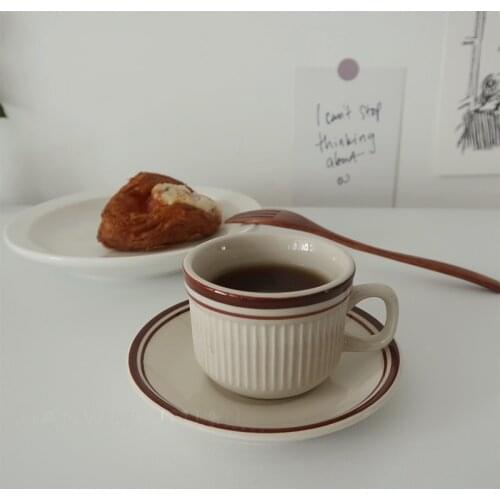 Retro Ceramic Small Cups White Ceramic Mugs Coffee Cups Household Breakfast Milk Mugs Afternoon Tea Cup European Style Cup