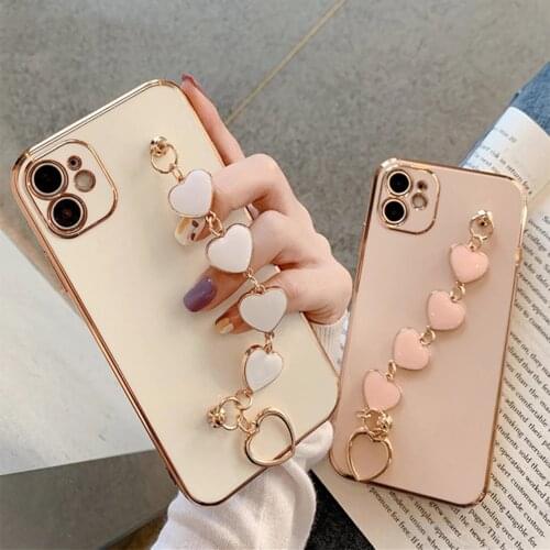 Luxury Plating Love Heart Chain Wrist Bracelet Soft Phone Case for Iphone 12 Pro Max SE2 X XS XR 11 Pro Max 7 8 Plus Coque Cover
