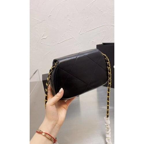 2021 New Retro hand bag pillow bag European station fashion one shoulder straddle womens bag