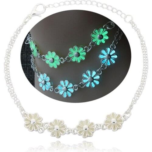 Dark night luminous personality ladies bracelet flower fashion luminous bracelet accessories wholesale