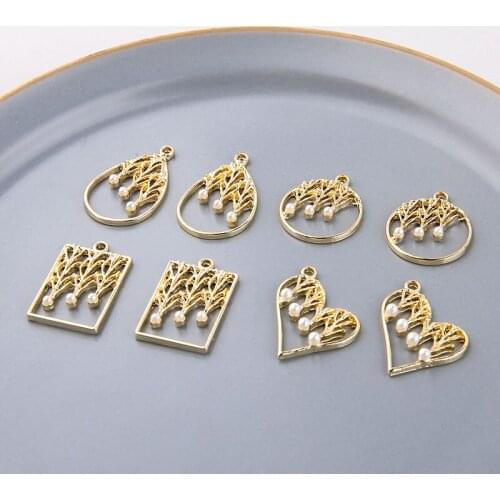 Newest Gold Tone Plated Zinc Alloy Hollow Out Jewelry Charms Heart Square Round Waterdrop Earring Pendant with Pearl paved 10pcs