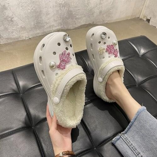 Sandals Women 2021 Autumn Shoes Fluffy Fur Plus Velvet Hole Cro Shoes Casual With Diamond Fashion Black Lady Outdoor Slippers