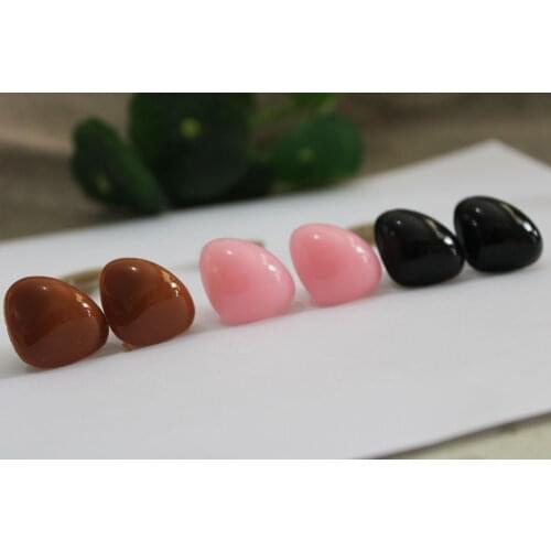 100pcs--- 21x26mm/24x29mm/32mm/35mm black/brown/pink Triangle plastic safety toy noses & soft washer for diy doll--size optionl