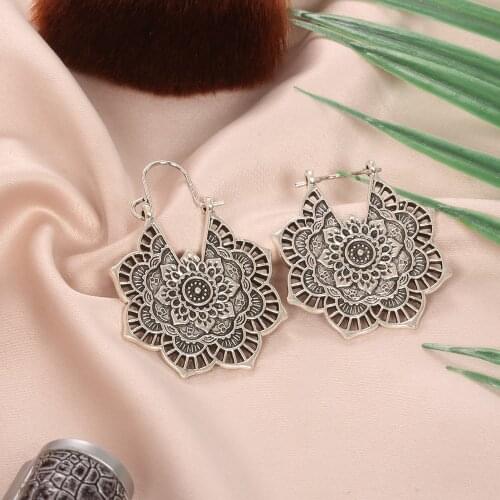 2020 New Womens Earrings Fashion Vintage Mandala Flower Drop Dangle Earring for Women Hollow Floral Girl Jewelry Gift Wholesale