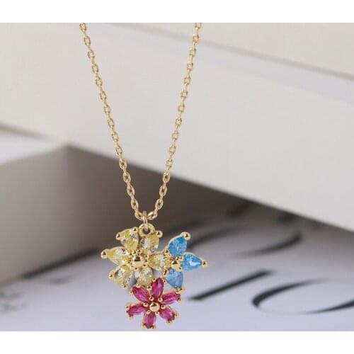 Fashion small fresh inlaid sparkling color flashing flower cluster modeling forest sweet girl heart necklace girls