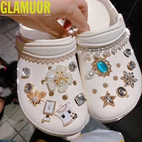 Designer Brand Shoes DIY Pearl Chains Bling Rhinestone Girl Gift For Clog Decaration Metal Jewelry Butterfly Accessories