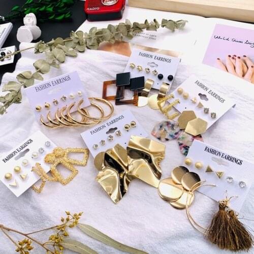 2021 New Ladies Fashion Irregular Geometric Rhinestone Hollow Pearl Pendant Earrings Set Fashion Jewelry