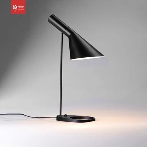 Nordic Table Lamp Retro Creative Personality Simple Modern Childrens Bedroom Bedside Lamp study lamp