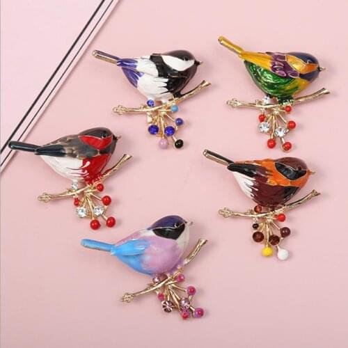 1PC Cute Enamel Bird Brooches For Women Lovely Eat Red-bean Bird Animal Brooch Pins For Office Party Jewelry Accessories Gifts