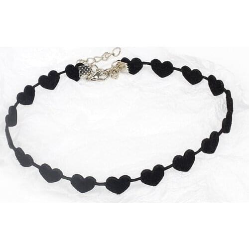 Gothic Black Heart-shaped Short Choker Necklace Charming Womens Flannel Necklace Accessories Fashion Punk Party Jewelry