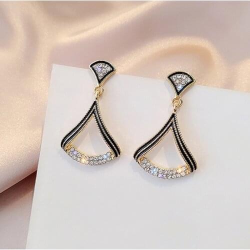 2020 new retro temperament simple fan-shaped earrings for Korean Minimalist Women Gift Earrings Jewelry Wholesale