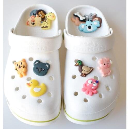 DIY Hole Slippers Shoe Chars for Crocs Designer Accesoire Decoration Tiger Lion Elephant Garden Shoe Decoration Fit Kids Gift
