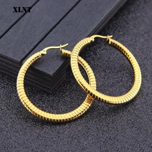 XLNT Hot 1pair New 3-5CM Hoop Round Earrings Fashion Big Round Hoop Earrings Elegant Simple Silver/Gold Evening Party 2019