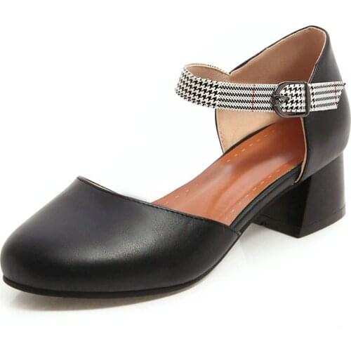 2019 spring and summer new thick with a buckle with sandals female 30-43