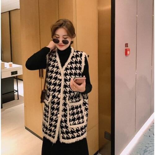 2021 Woman V-neck Knitted Vests Sweater Spring Autumn Female Retro Sleeveless Jacket Lady Plaid All-match Waistcoat Jumper Q251