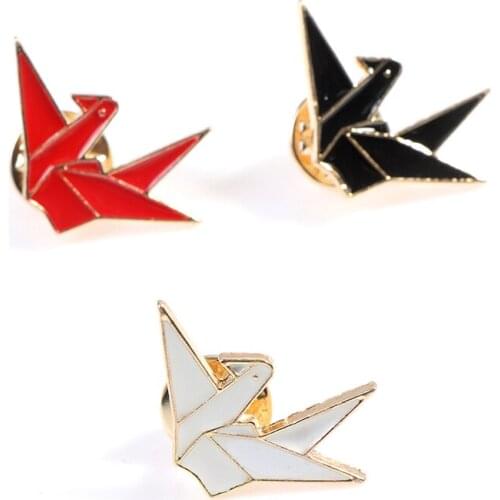 1pc Paper Cranes Enamel Pin Origami Bird Brooches Bag Lapel Pin Badges Animal Jewelry Gift For Kids Friends White Red Black