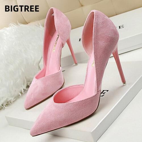 Left Atrium Suede Pumps