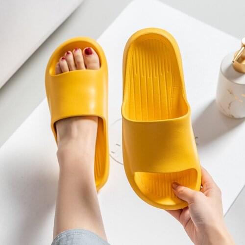 Women summer slippers bathroom thick bottom indoor antiskid men shoes soft bottom sandals new style 2021 hotsales women slides
