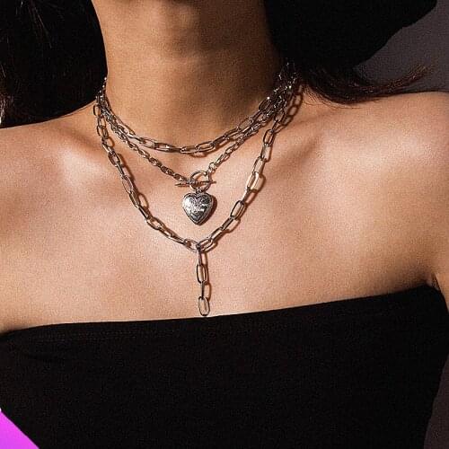 Wholesale 5 Peach Heart Frame Pendant Multilayer Necklace Alloy Girls Classic Jewelry Commemorative Gift 2021