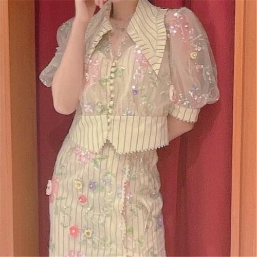 Vintage cropped blouse sweater coat embroidered V-neck knitted cardigan puff sleeve cherry cardigan womens jacket