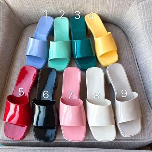 2021 New Spring Summer Fashion Womens Slippers Luxury Brand Ladies Outside Shoes Hot Sell Shoes Comfortable Bathroom Slippers