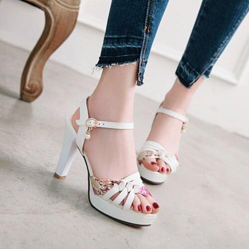 New Sweet Elegant Sandals Women 2021 Summer Buckle Strap High Heels With Platforms Sandals Female Fashion Casual Women Shoes