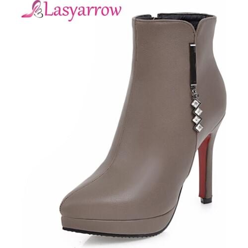 Lasyarrow Womens Clothing
