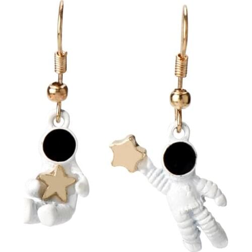 Womans Fashion Cute Cartoon Star Astronaut Dangle Earrings Asymmetric Earrings Ladies Girl Drop Earrings Christmas Gift