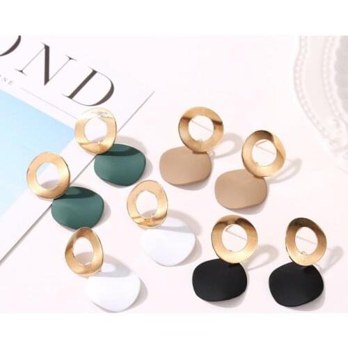 2020 New Women Personality Simple Metal Ring Earrings Geometric Three-dimensional Fashion Female Round Earrings Jewelry Hot Sale