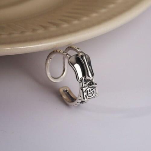 2021 NEW Hip Hop/Rock Antique Craft Zipper Wedding Ring In The Shape Of Women Middle Finger Ring Jewelry Gifts Free Shipping