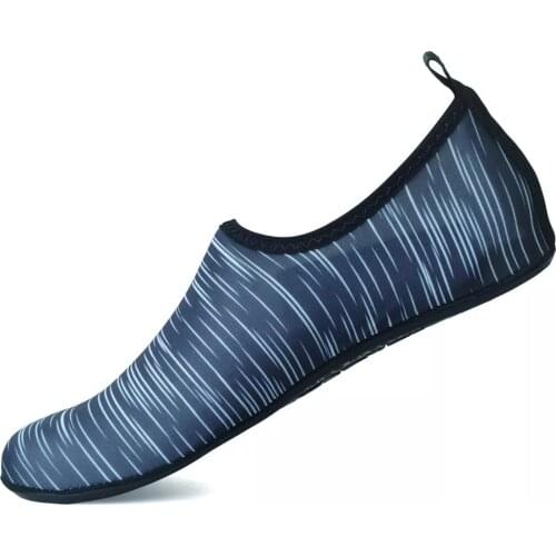 Men Swimming Water Aqua Shoes Men Beach Camping Shoes Aqua Flat Soft Walking yoga Shoes Non-slip sneakers