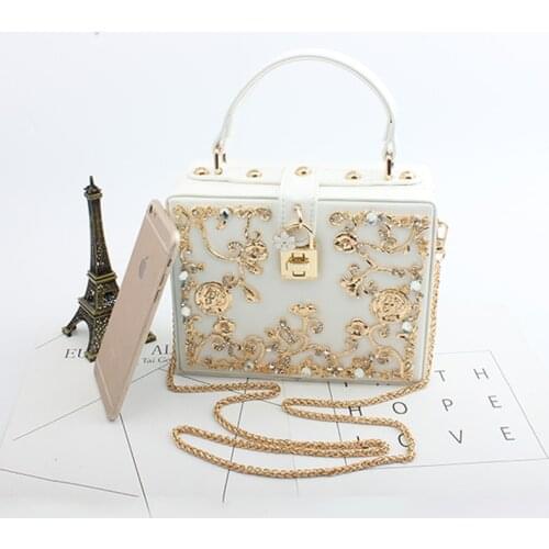 2019 new wild tide Korean version of the fairy personality banquet girl married bride portable Messenger small fresh bag
