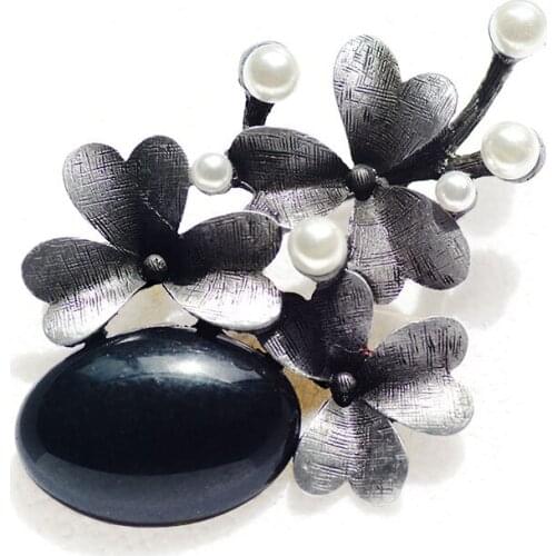Fashion Retro Natural Oval Stone Brooch Emerald Pearl Flower Accessories Womens Outerwear Big Brooch Pin