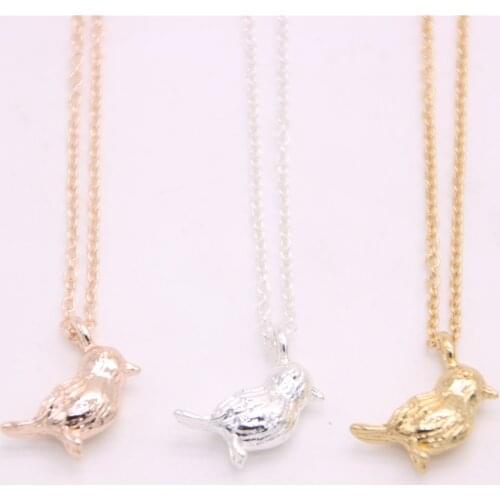 Animal Shapes pendant necklace Three-dimensional sparrow pendant necklace designed for women