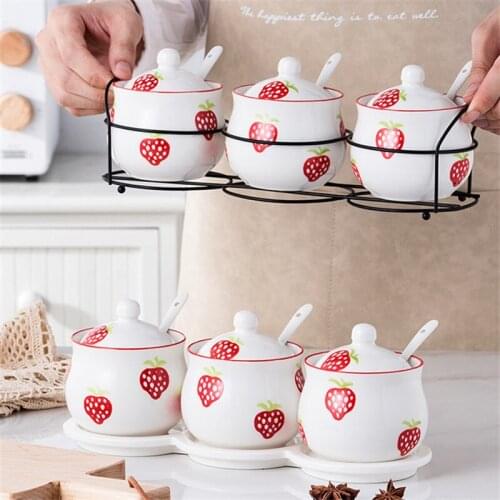 European Ceramic Strawberry Spice Jar Seasoning Bottles Salt and Pepper Shakers Sugar Bowl Condiment Container Kitchen Tools