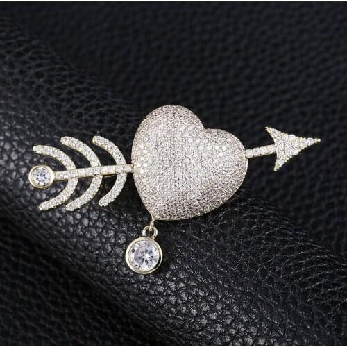 Creative Jewelry An Arrow Through a Heart Brooches Pins Gift Lapel Pin Coat Badge Fashion Crystal Brooch for Women Broche