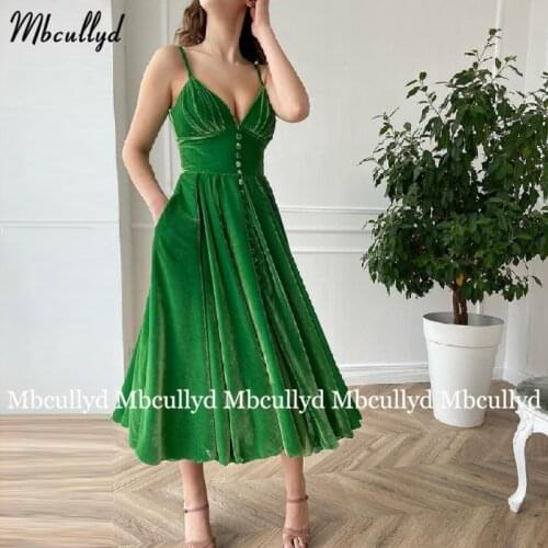 2021 Apple Green Velour Short Prom Dresses Buttons Front Tea Length Spaghetti Strap Party Evening Gowns with Pockets