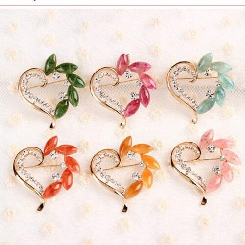 Elegant Flower Brooch Pin Crystal Costume Jewelry Clothes Accessories Jewelry Brooches For Wedding Christmas gift