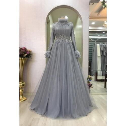 Long Sleeve Evening Dress 2021 High Neck A Line Appliques Beaded Feather Arabic Dubai Muslim Formal Evening Party Gowns