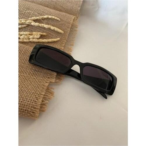 Vintage Lozenge Pattern Detailed Black Unisex Sunglasses Design Elegant Fashion Modern Casual Koruyuucu