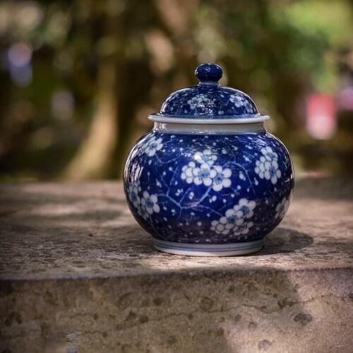 Hand - painted Blue and White Ice Plum Tea Canister Ceramic Tea Ware Storage Device