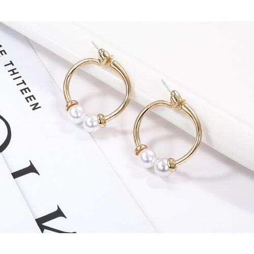 Han Edition Fashion Stud Earrings Contracted C Word Shape Imitation Pearl Earrings With The Charm Of Women Present Gift