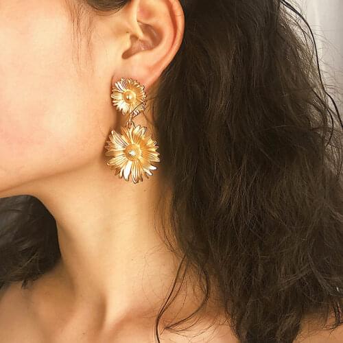 Personality Creative Sun Flower Earrings Women Simple Exaggerated Metal Flower Drop Earrings Street Beat Tide Jewelry Gift