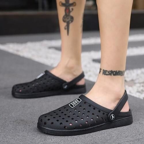 2020 New Arrival Mens Clogs Summer Shoes Men Slippers Breathable Non-slip Mules Male Garden Shoes Casual Beach Sandals Zapatos