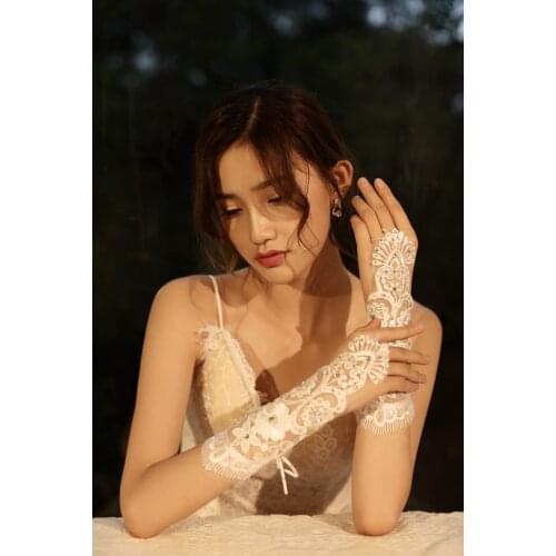 Long Lace Bridal Gloves Lady Formal Banquet Gloves For Bride 2021 New Design Evening Party Nature White Wedding Bridal Gloves