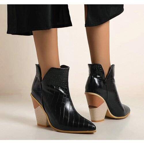 Winter Brand Design Ankle Boots Women Slip-on Faux Leather Cowboy Boots Wedges Heel Snake Print Boots 2019 Western Booties Woman