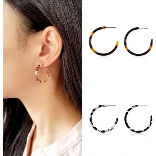 Leopard Print Acrylic Earrings Snow Pattern Round Hollow Stud Earrings Female Sexy Fashion Accessories Jewelry Gifts