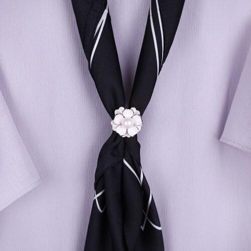 Fashion Pearl Camellia Scarf Buckle Ring Clothing Accessories High-End Elegant Sweet Three-Ring Silk Scarf Buckle Women
