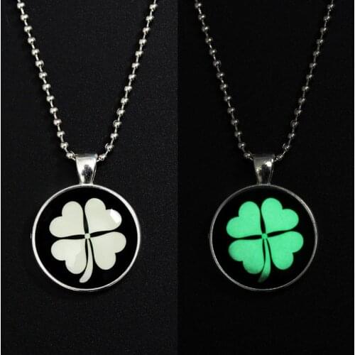 Romantic Four Leaf Clover Luminous Necklace Classic Glow In The Dark Pendant Bead Chain Necklaces Handmade Glass Dome Jewelry