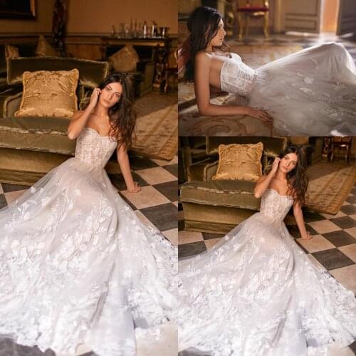 2020 Wedding Dresses Sweetheart Sleeveless Lace Appliques Bridal Gowns Custom Made Lace-up Back Sweep Train Wedding Dress
